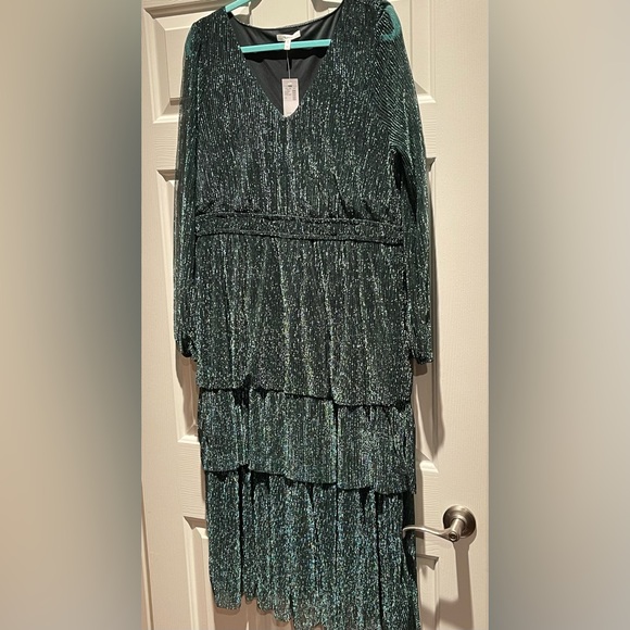 Maurices Dresses & Skirts - Maurices Green Metallic Thread Ruffle Tiered Midi Dress 1X